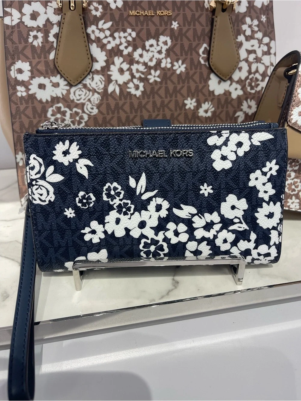 MICHAEL KORS Jet Set Travel Lg Double Zip Printed Signature Logo Wristlet Wallet